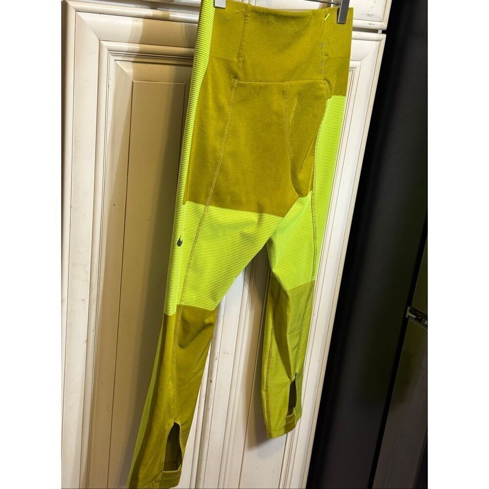 Nike Women's High Waisted Tech Pack Cropped Tights Moss Volt Green Medium